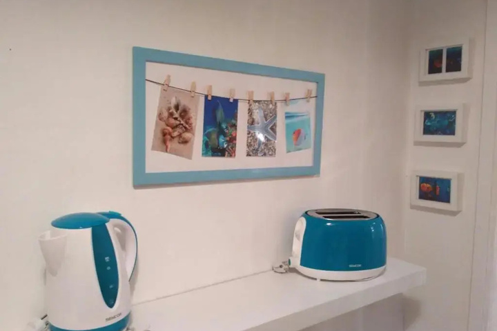 Room 4 of 7