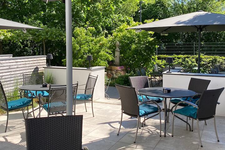 Sundeck 109 of 131