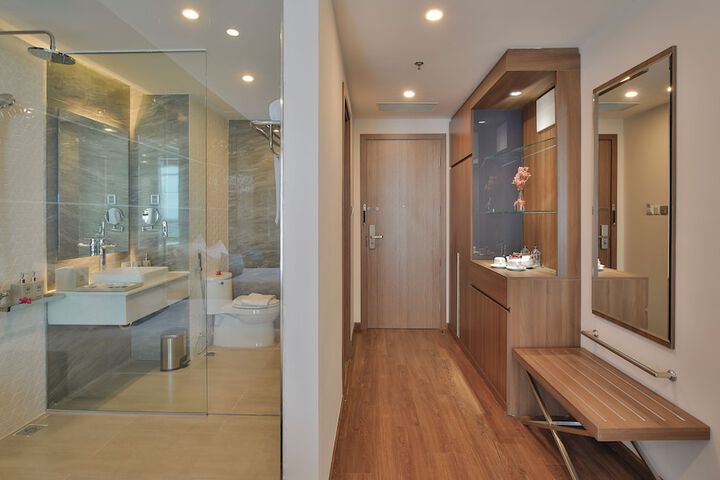 Room 47 of 203