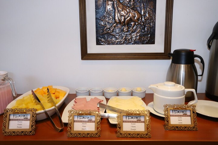 Breakfast/Coffee Service 12 of 17