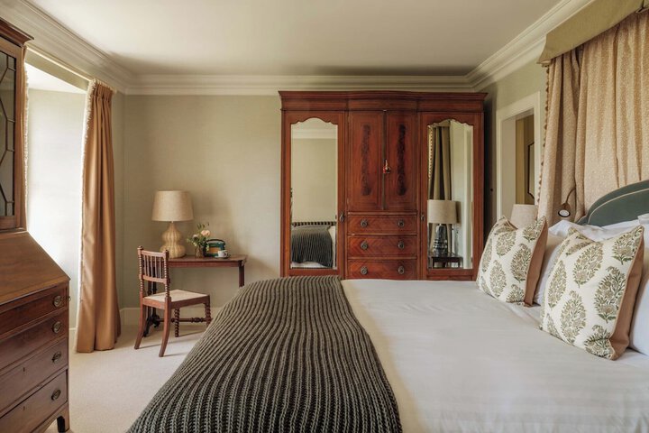 Room 12 of 42
