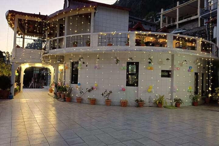 Hotel 4 of 6