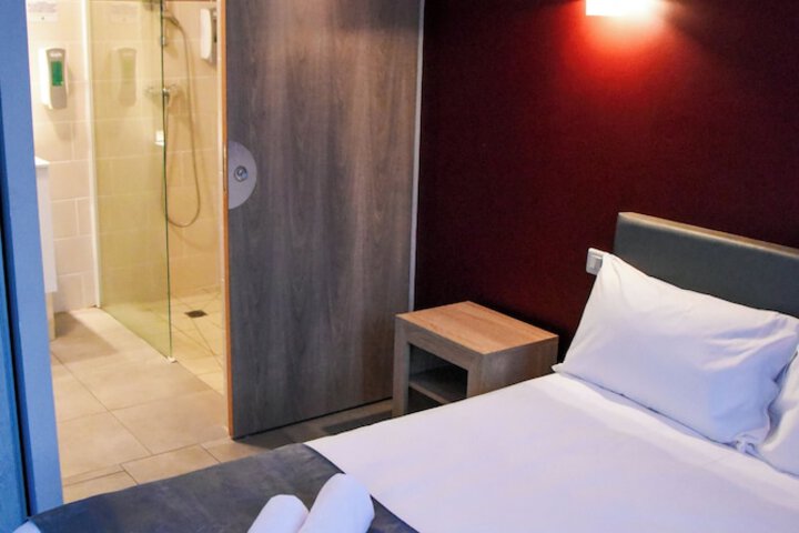 Room 7 of 17