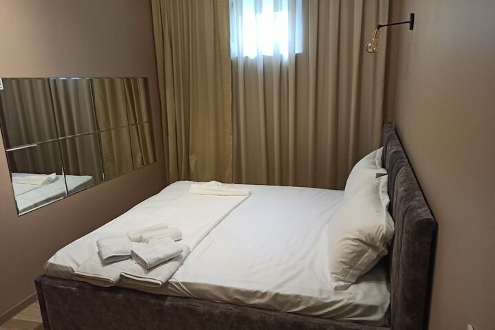 Room 26 of 80