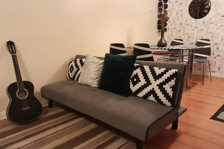 Room 9 of 15