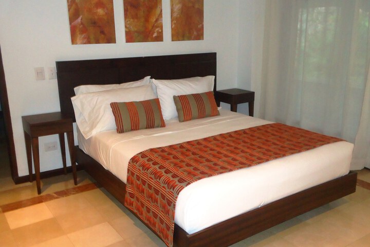 Room 5 of 22