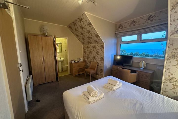 Room 12 of 36