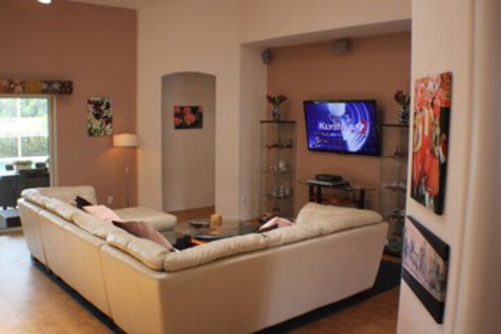 Room 6 of 19