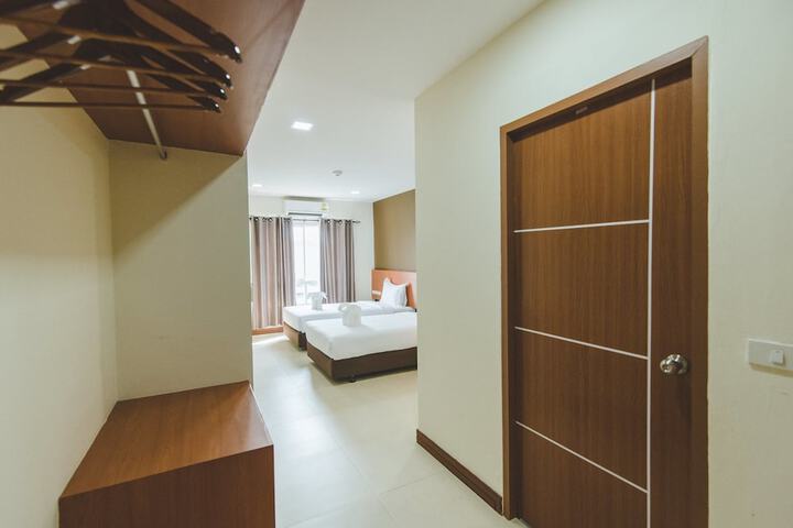 Room 8 of 31