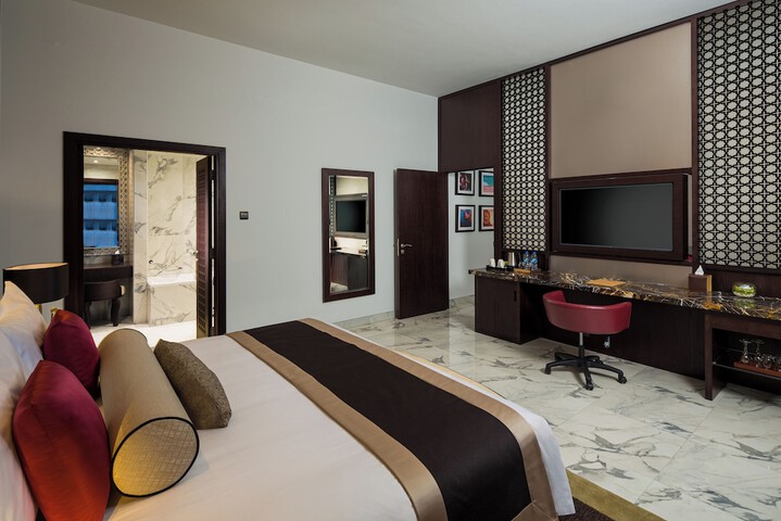 Room 13 of 77
