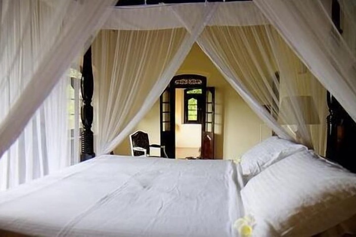 Room 11 of 43