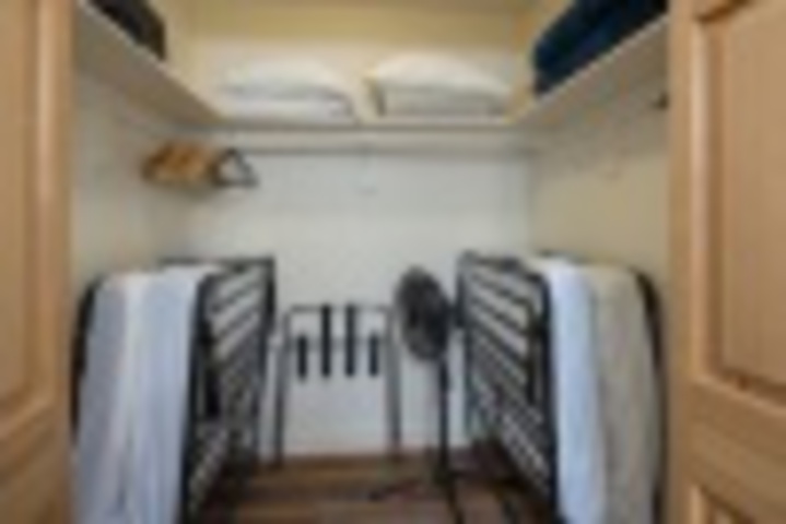 Room 28 of 108