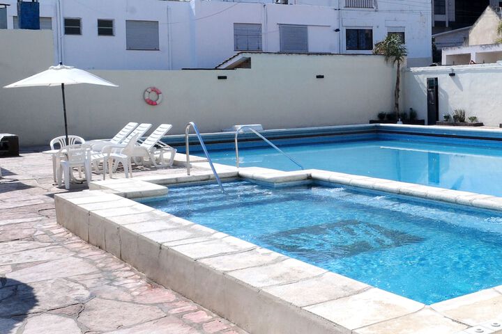 Pool 18 of 25