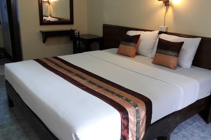 Room 6 of 23