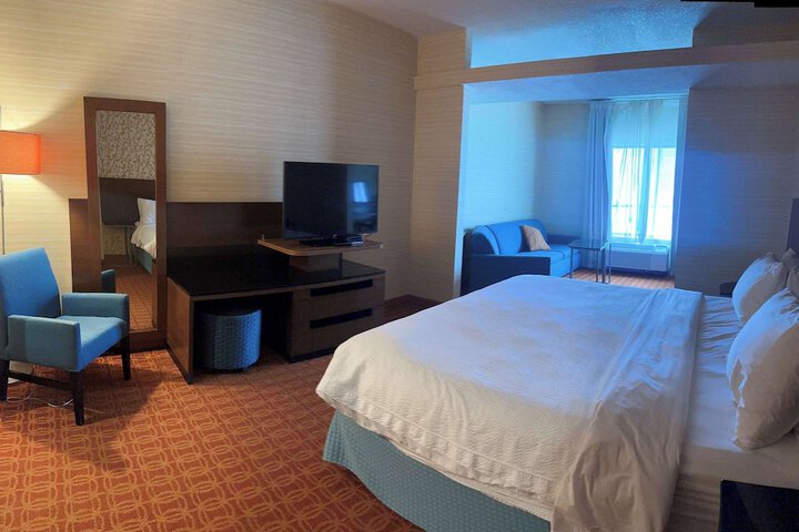1 King Bed Accessible (9 of 9)