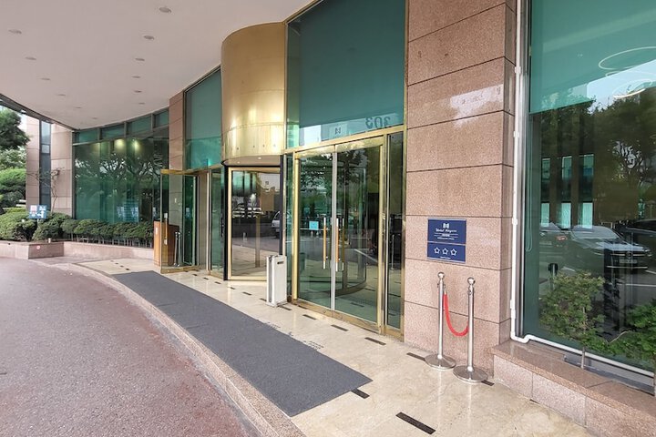 Hotel Entry