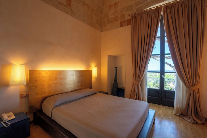 Room 8 of 62