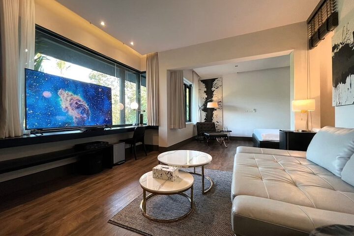 Room 4 of 43