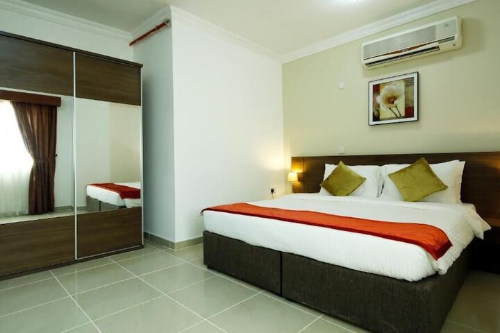 Room 16 of 32