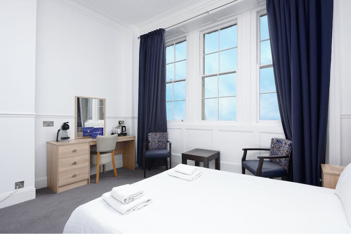 Room 42 of 86