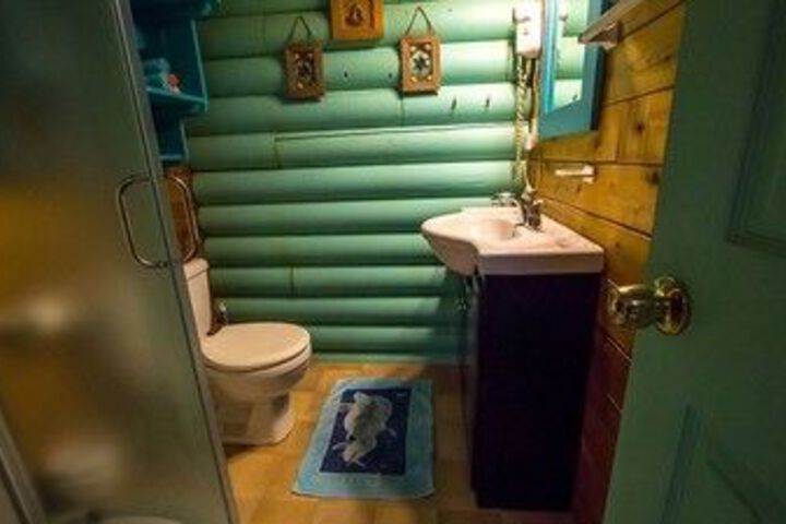Room 3 of 68