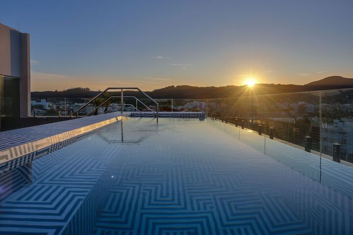 Pool Hotel