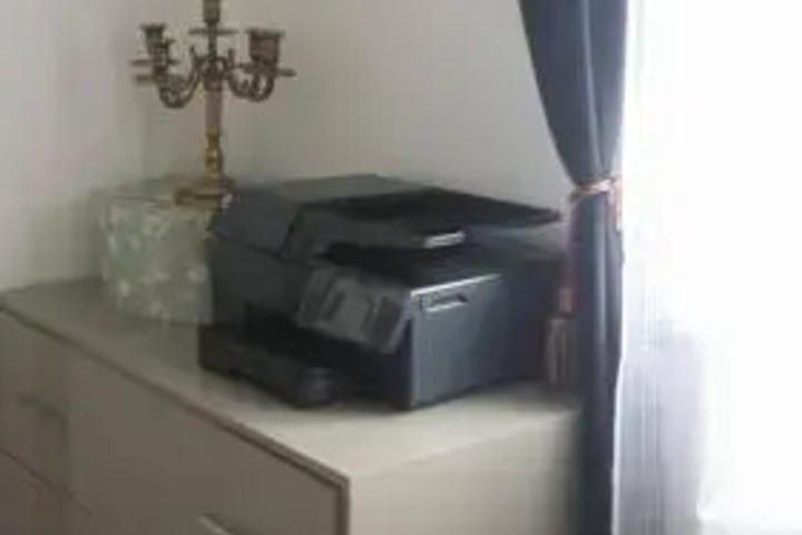 Room 5 of 10
