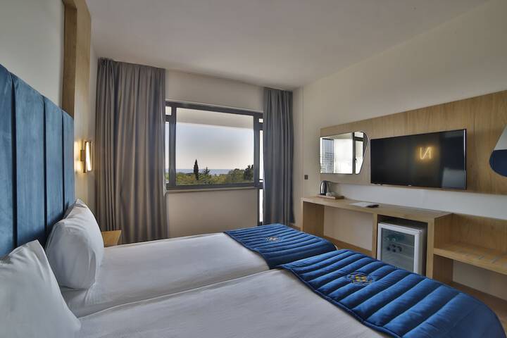 Room 10 of 53
