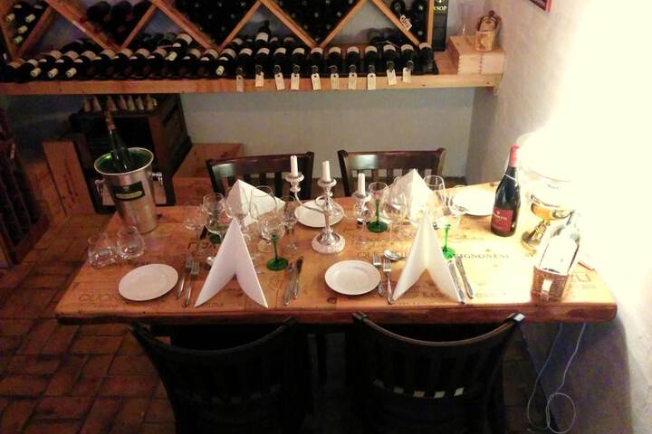 Dining 19 of 34