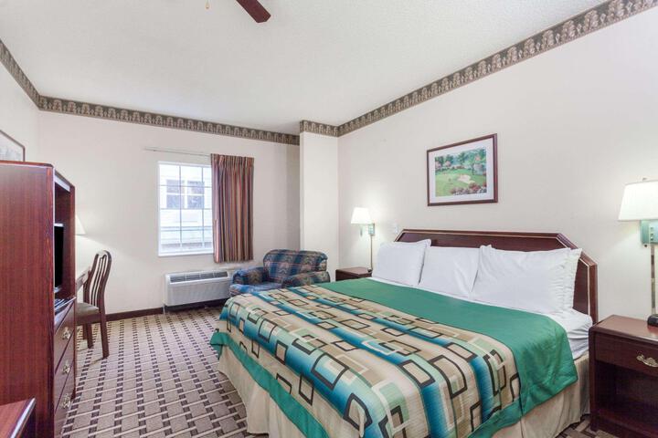 2 Queen Beds Accessible (1 of 8)