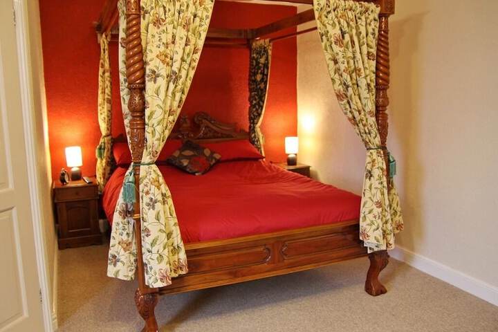 Room 2 of 27