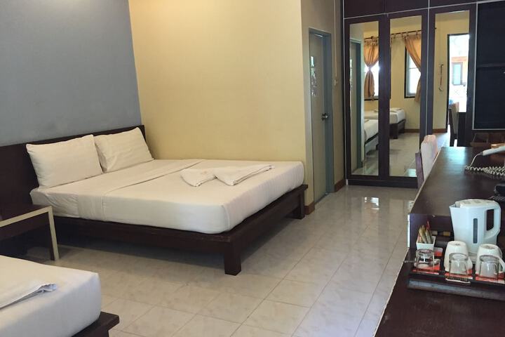 Room 26 of 151