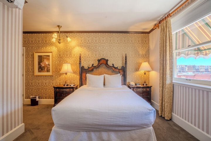Room 44 of 95