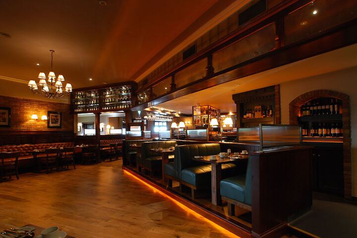 Lounge 41 of 48