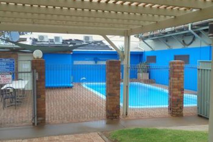 Pool 9 of 13