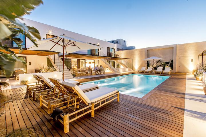 Pool 50 of 73