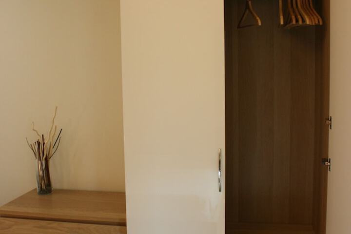 Room 6 of 47