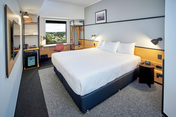 Room 14 of 43