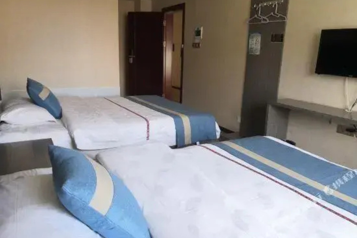 Room 2 of 5