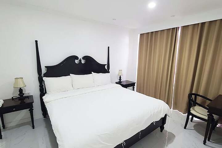 Room 25 of 117