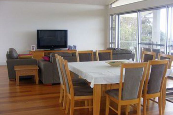 Room 13 of 20