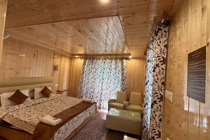 Room 3 of 12