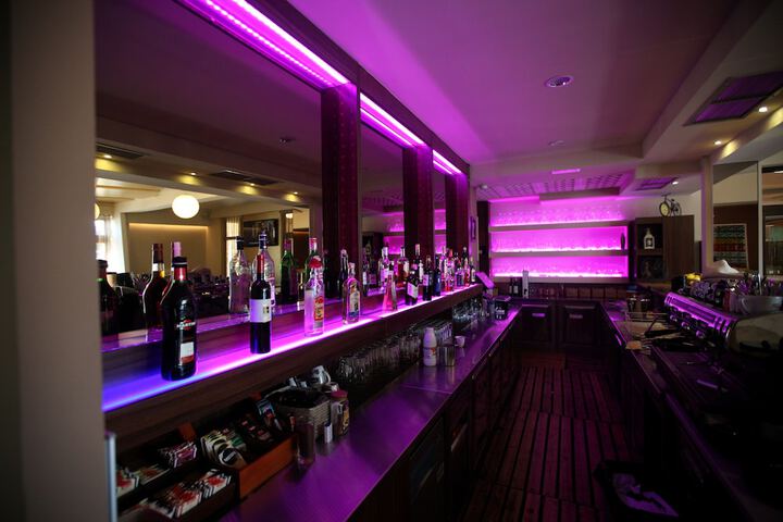 Lounge 66 of 73