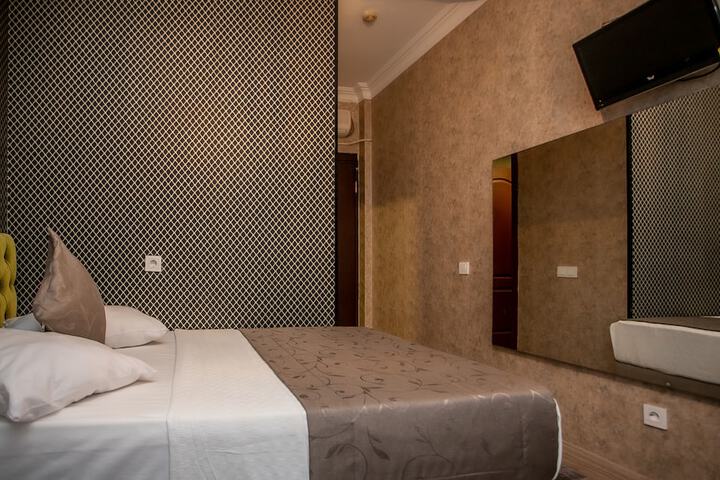 Room 36 of 84