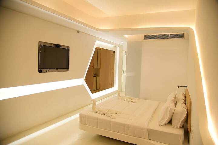 Room 4 of 14