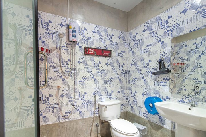 Room 80 of 84