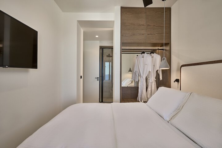 Room 17 of 121