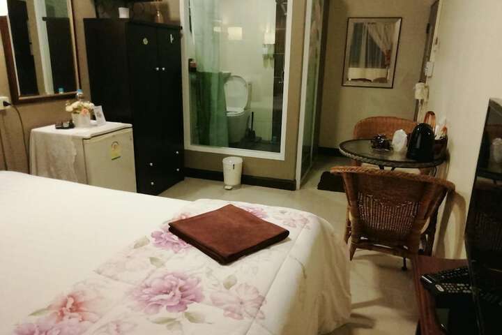 Room 19 of 42