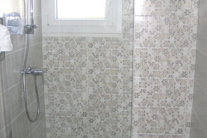 Room 34 of 60