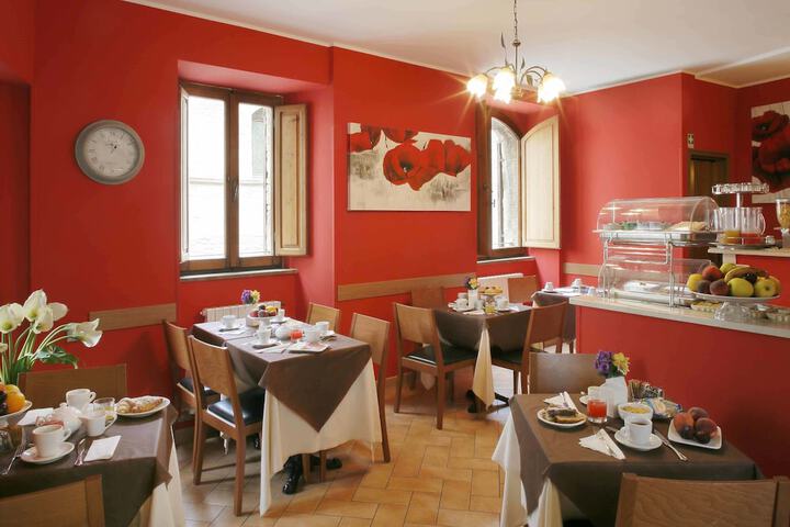 Breakfast area